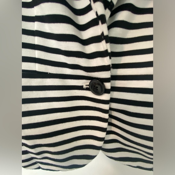 Elle Black & White Striped Blazer with Ruffle Detail - M - Picture 4 of 5